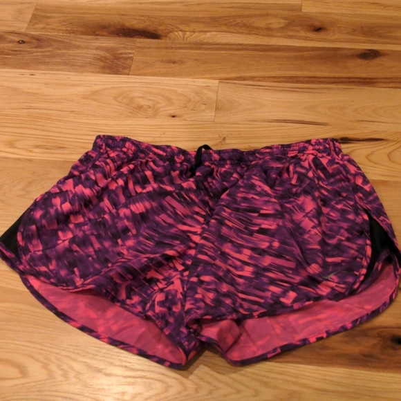 Nike Dri Fit Tempo Running Short Sz Large - Picture 4 of 4